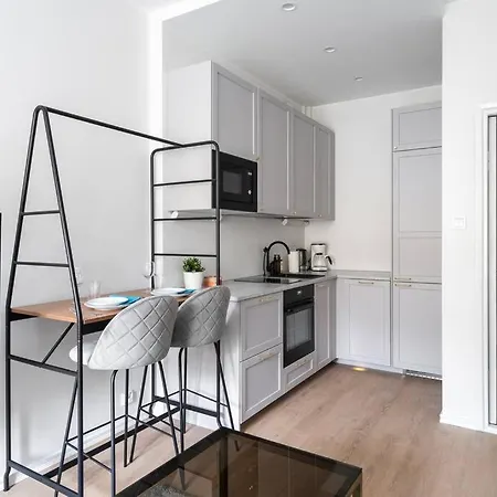 Upea Koti Toeoeloestae! Apartment Helsinki